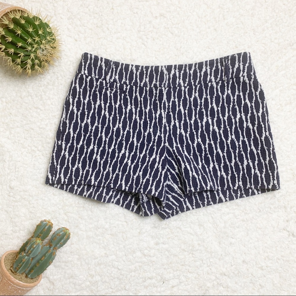 LOFT Riviera Short Navy White Ikat Pattern Size 8